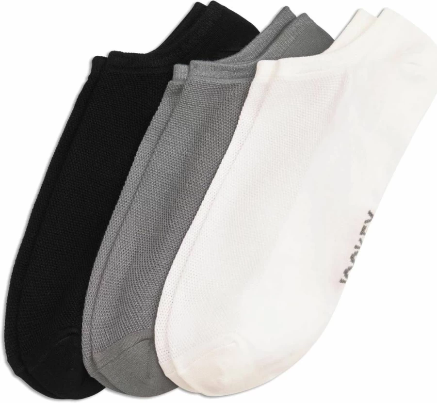 Jockey Men's Low Cut Breathable Mesh Socks 3-Pack - Lightweight Comfort for Everyday Wear